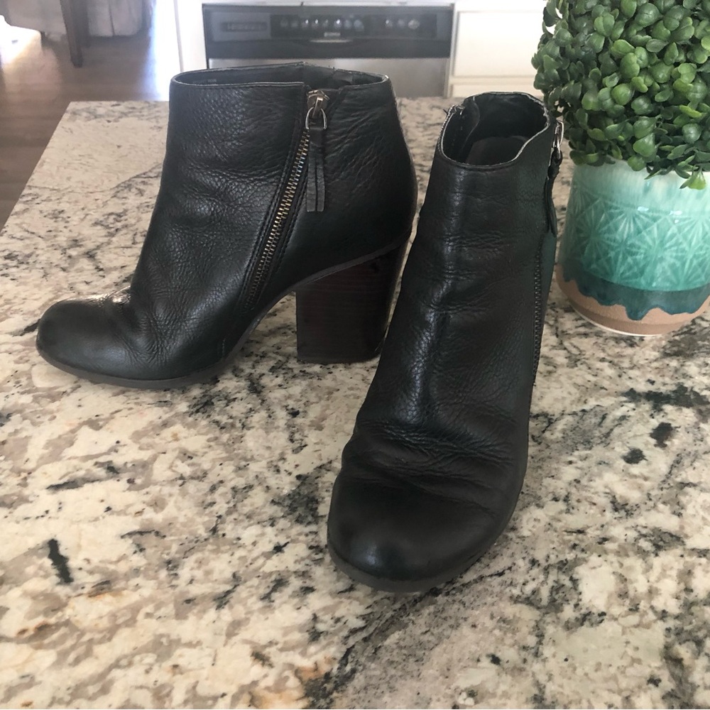 Reaction Kenneth Cole Black Leather Ankle Boots Women’s Size 8.5M with 4” Heel